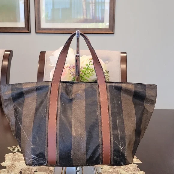 Authentic Fendi small tote bag - Picture 2 of 15
